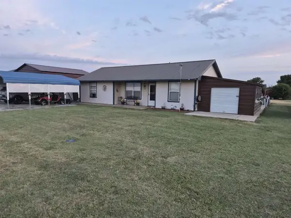 907 4th Street, Chattanooga, OK 73528
