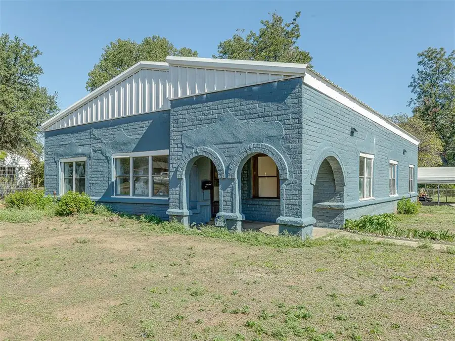 1827 S 20th Street, Chickasha, OK 73018 - #2