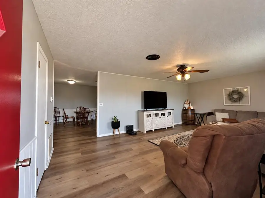 1019 E Lincoln Street, Sentinel, OK 73664 - #2