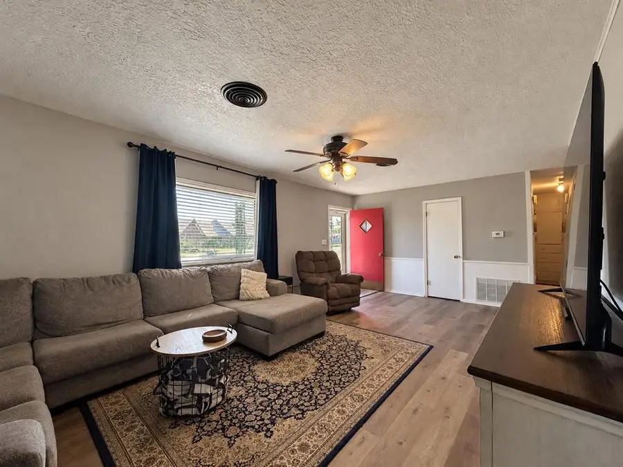 1019 E Lincoln Street, Sentinel, OK 73664 - #3