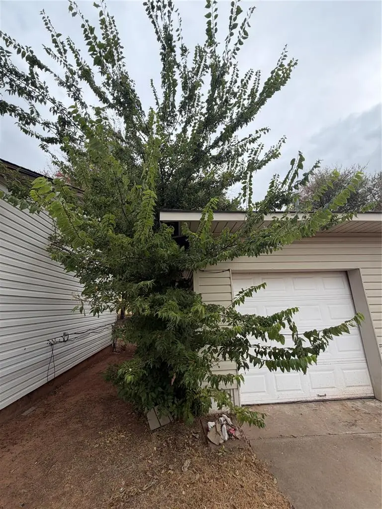 1612 Vickie Drive, Del City, OK 73115 - #2