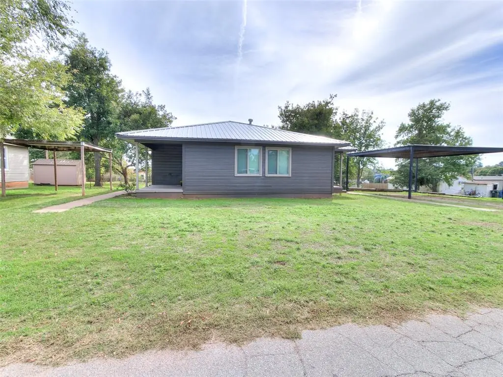 715 W Wisconsin Avenue, Chickasha, OK 73018 - #1