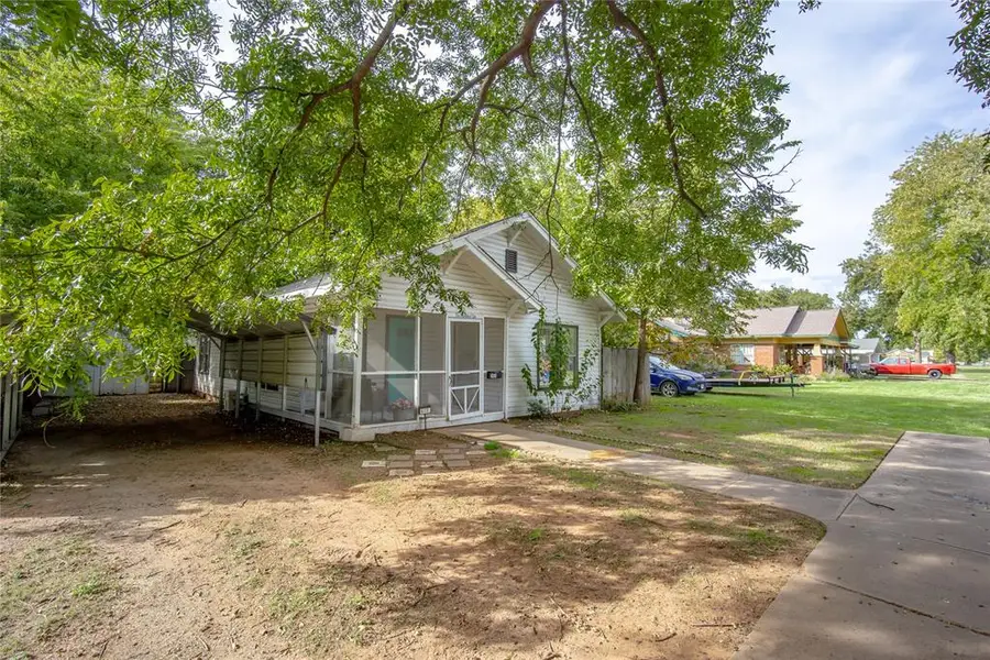 610 SW 3rd Street, Lindsay, OK 73052 - #3
