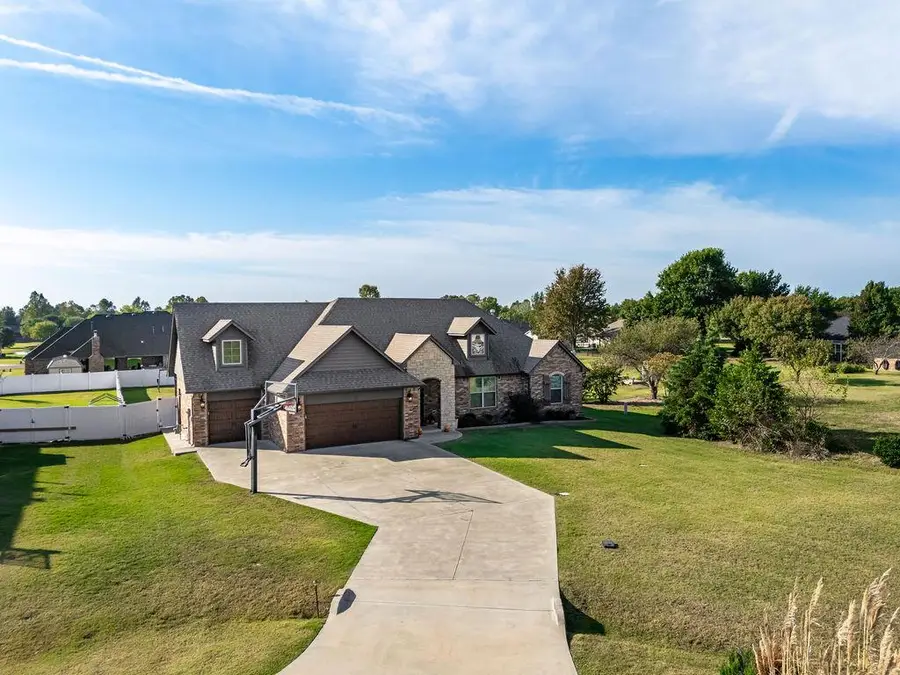 38427 Collina Street, Shawnee, OK 74804 - #2