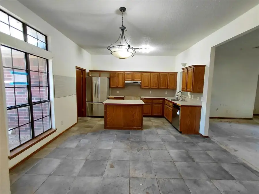 17012 Crest Valley, Edmond, OK 73012 - #3