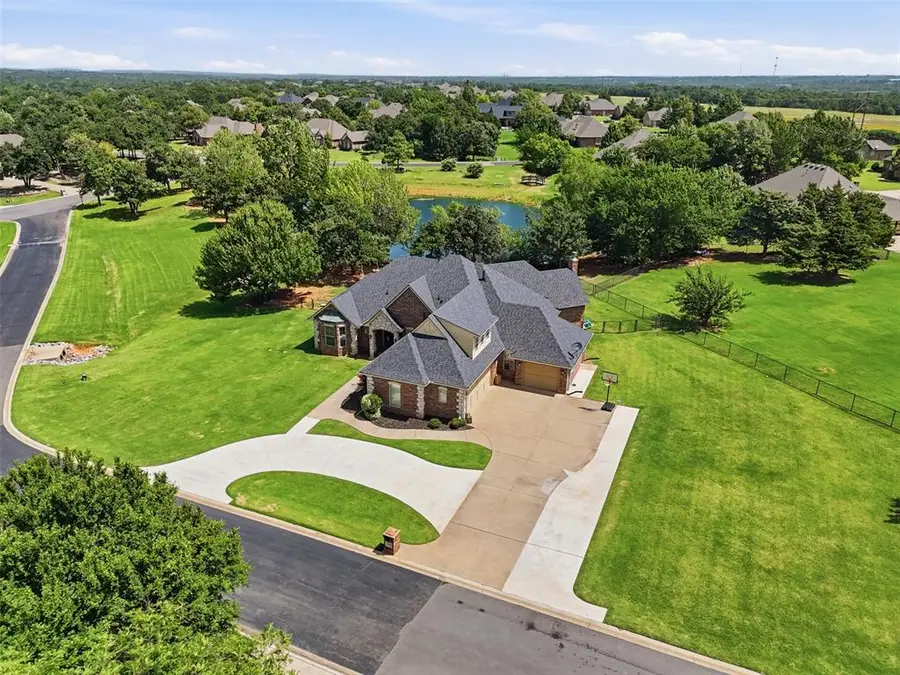 8321 Venezia Lane, Edmond, OK 73034 - #2
