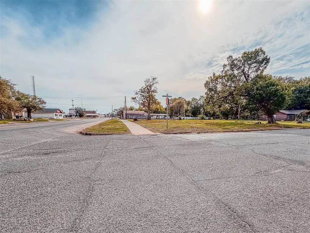 318 N 1st Street, Anadarko, OK 73005 - #1