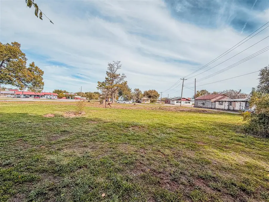 318 N 1st Street, Anadarko, OK 73005 - #3