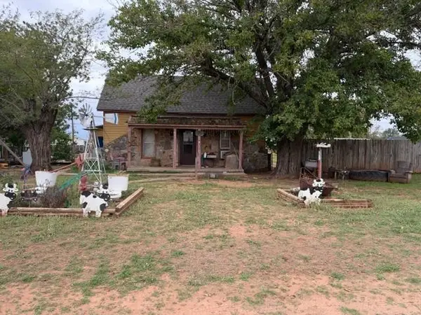 510 S 4th, Sentinel, OK 73664