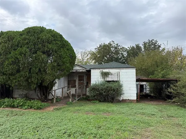 409 S Navajoe Street, Altus, OK 73521