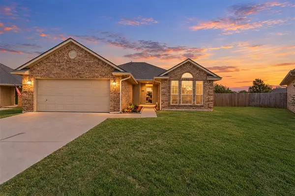 10700 Cheshire Court, Yukon, OK 73099