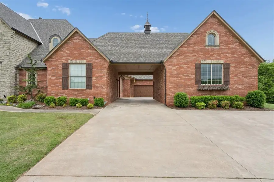 10221 S Triple X Road, Choctaw, OK 73020 - #2