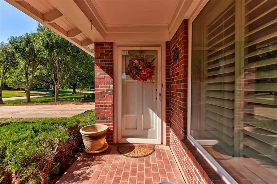 1817 Dorchester Place, Nichols Hills, OK 73120 - #3