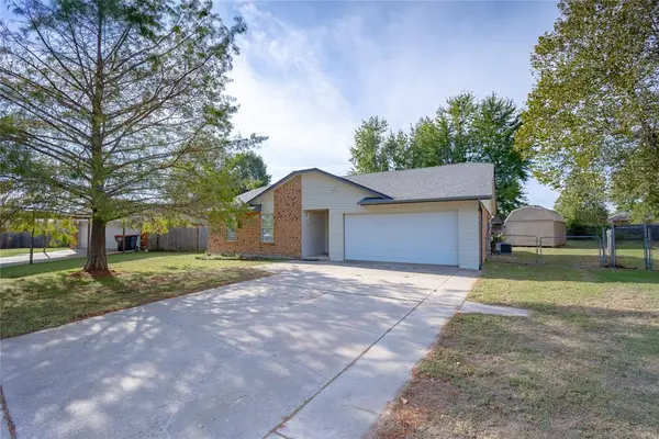 20390 Crooked Oak Drive, Harrah, OK 73045