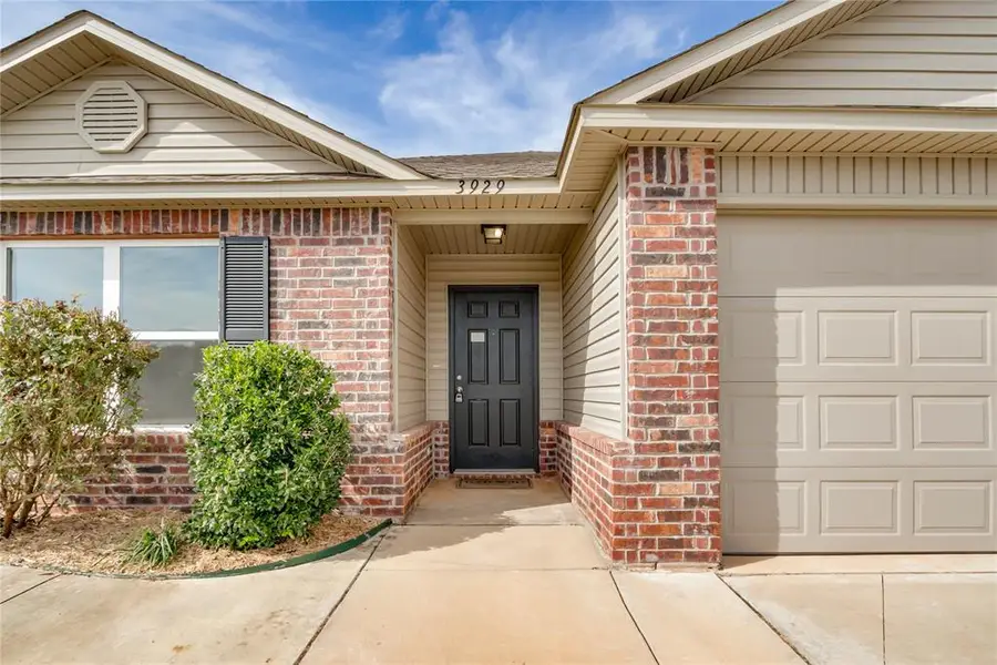3929 Siena Ridge Boulevard, Oklahoma City, OK 73179 - #3