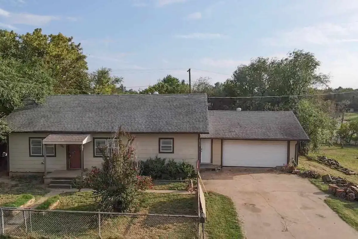 725 W Walnut Street, Drumright, OK 74030 - Image #1