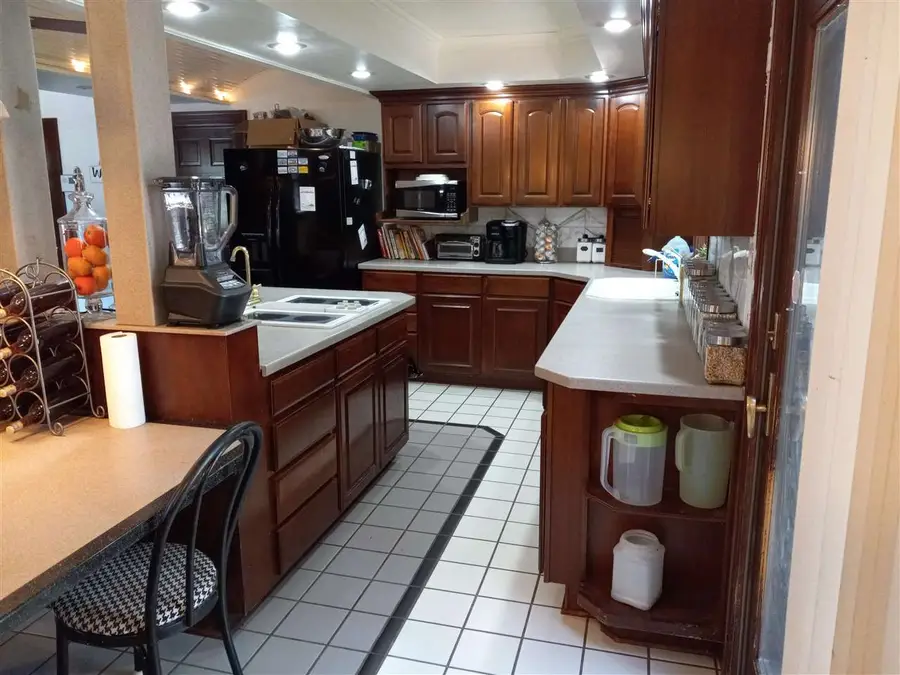 900 N Burford Avenue, Watonga, OK 73772-1814 - Image #2