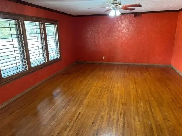 735 E 9th Street, Cushing, OK 74023 - Image #2