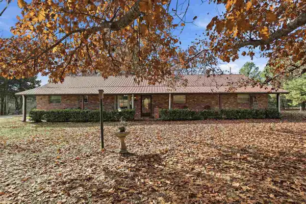 706 S Green Acres Drive, Yale, OK 74085