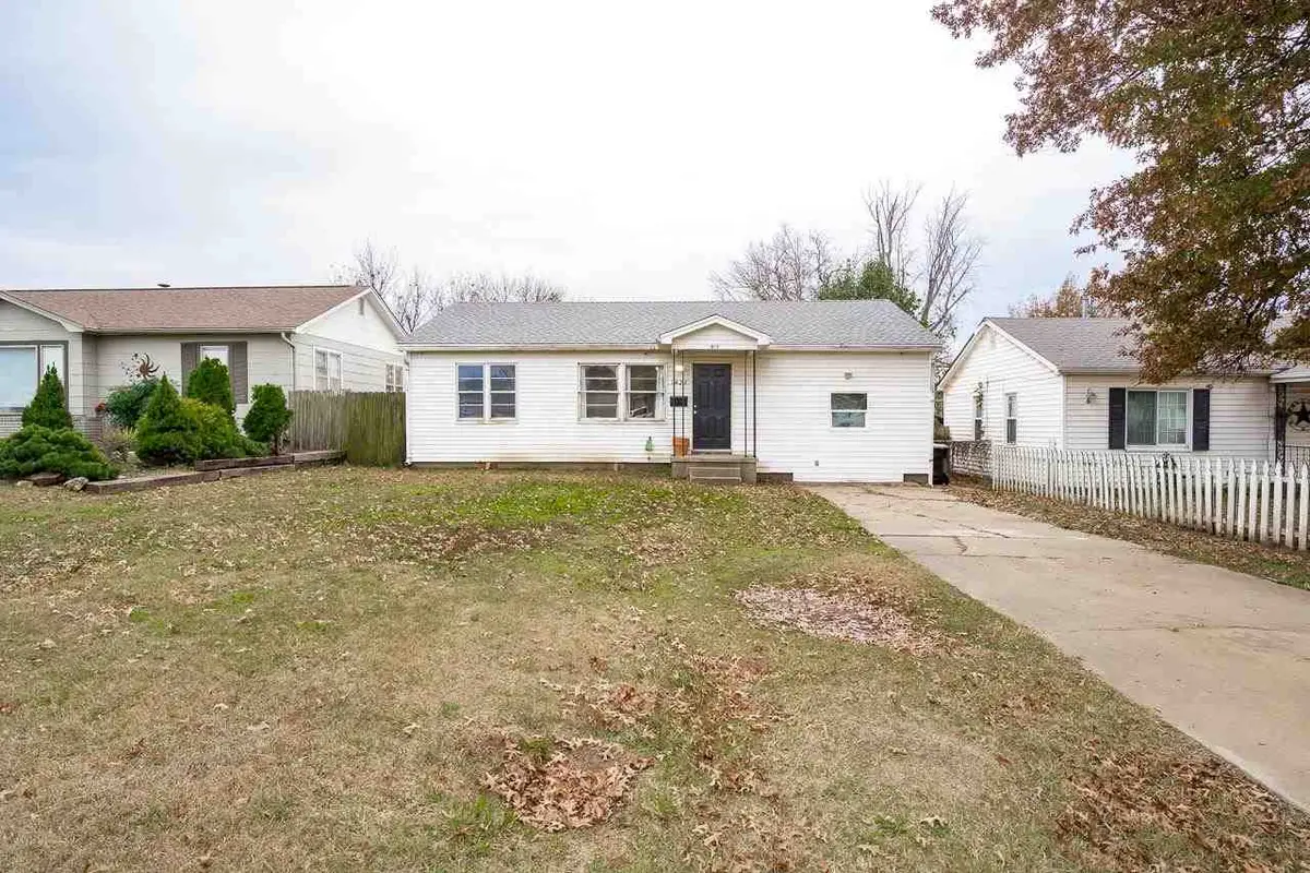 1427 E Broadway Avenue, Cushing, OK 74023 - Image #1
