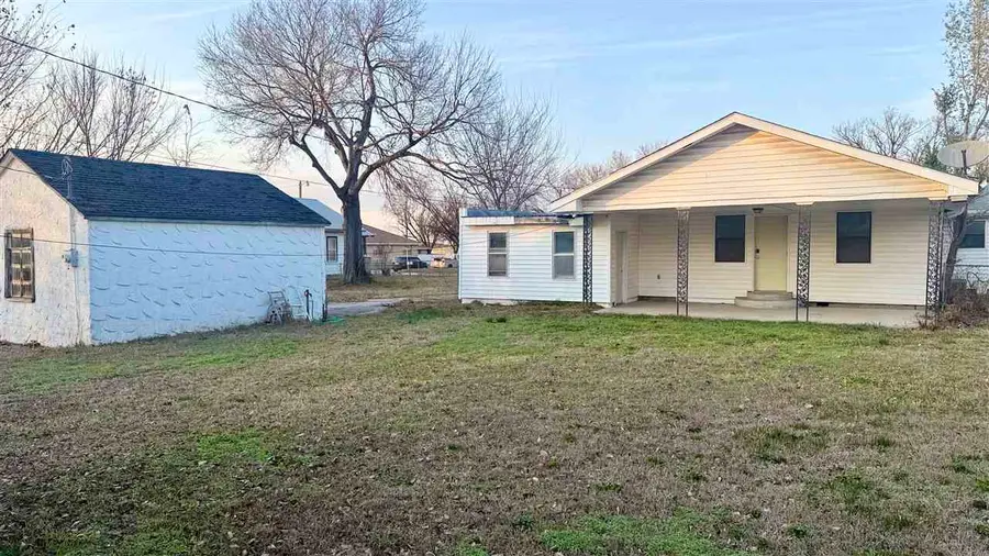 1009 E Walnut Street, Cushing, OK 74023 - Image #3
