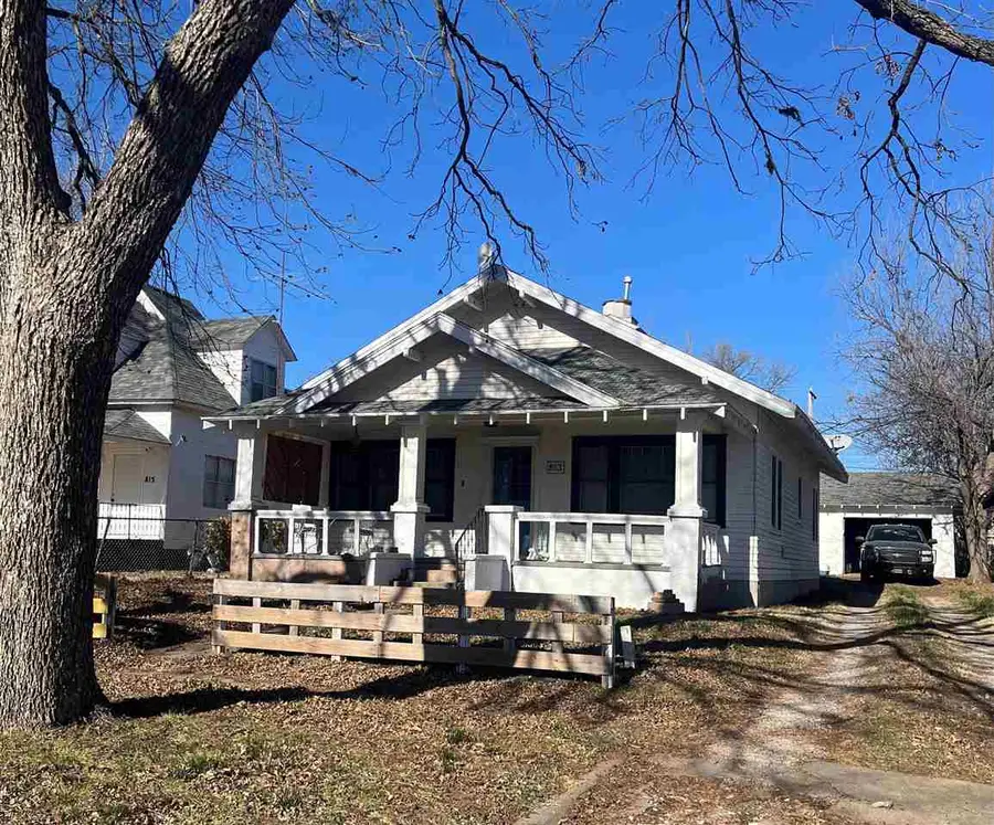 813 Delaware Street, Perry, OK 73077 - Image #2