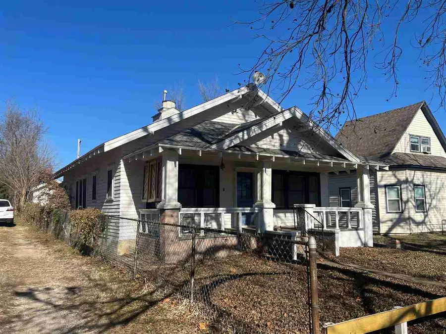 813 Delaware Street, Perry, OK 73077 - Image #3