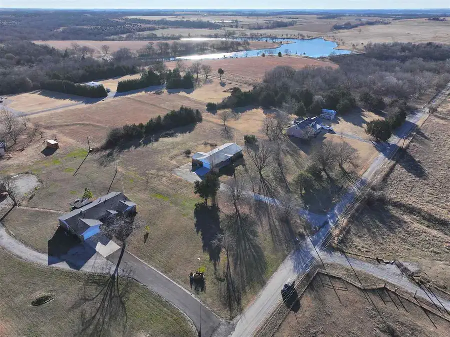 4901 N McCord Rd, Ponca City, OK 74604-0000 - Image #2