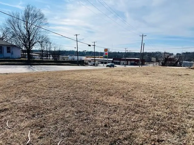 120 E Chicago Avenue, Yale, OK 74085 - #2