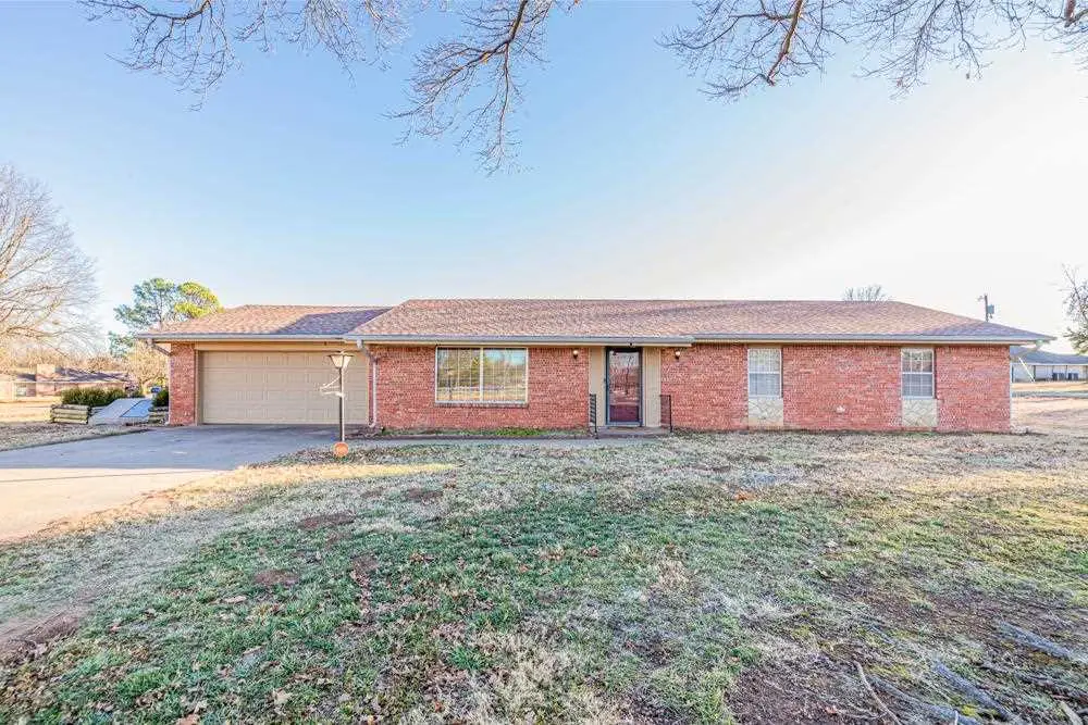 1211 E 13th Street, Cushing, OK 74023 - #1