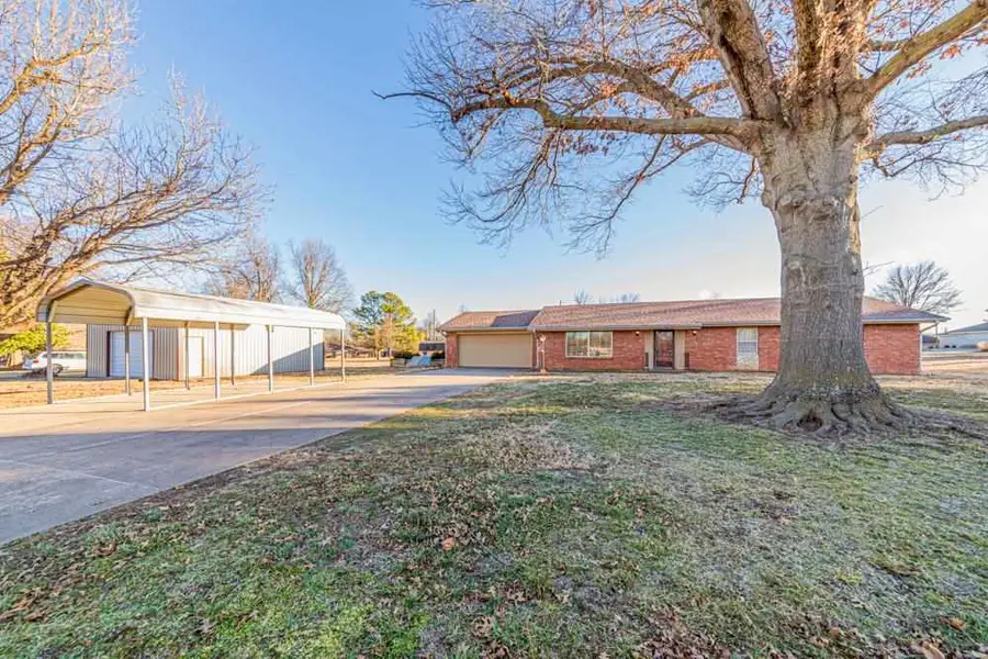 1211 E 13th Street, Cushing, OK 74023 - #2