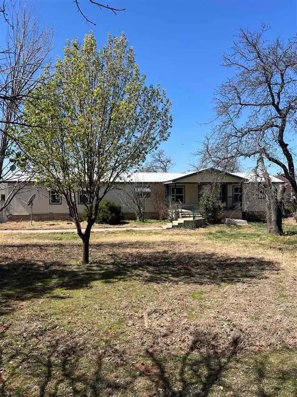 10903 E Lone Chimney Road, Glencoe, OK 74032-1435