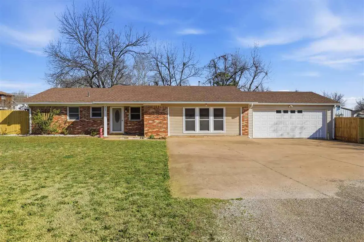 617 Locust, Perry, OK 73077 - #1