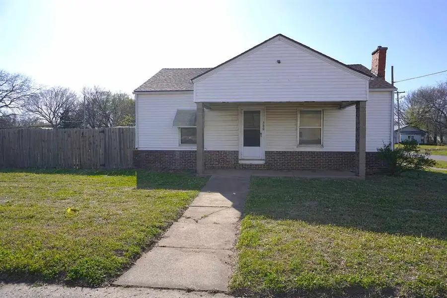 300 S Pine, Ponca City, OK 74601 - #2