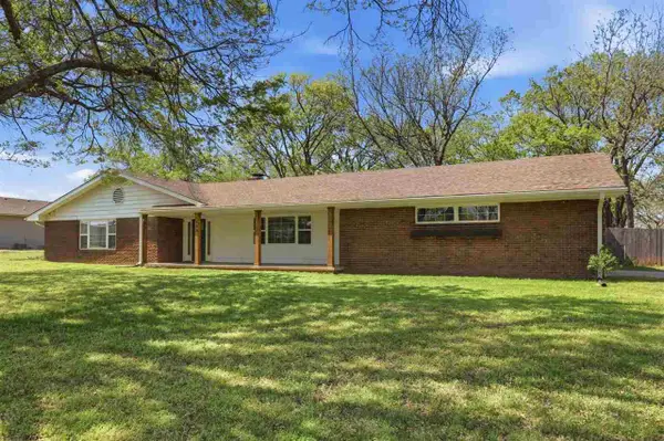 1601 N Little Avenue, Cushing, OK 74023-2042