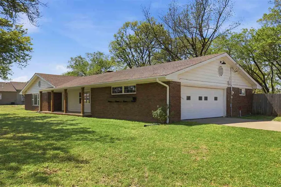 1601 N Little Avenue, Cushing, OK 74023-2042 - #2