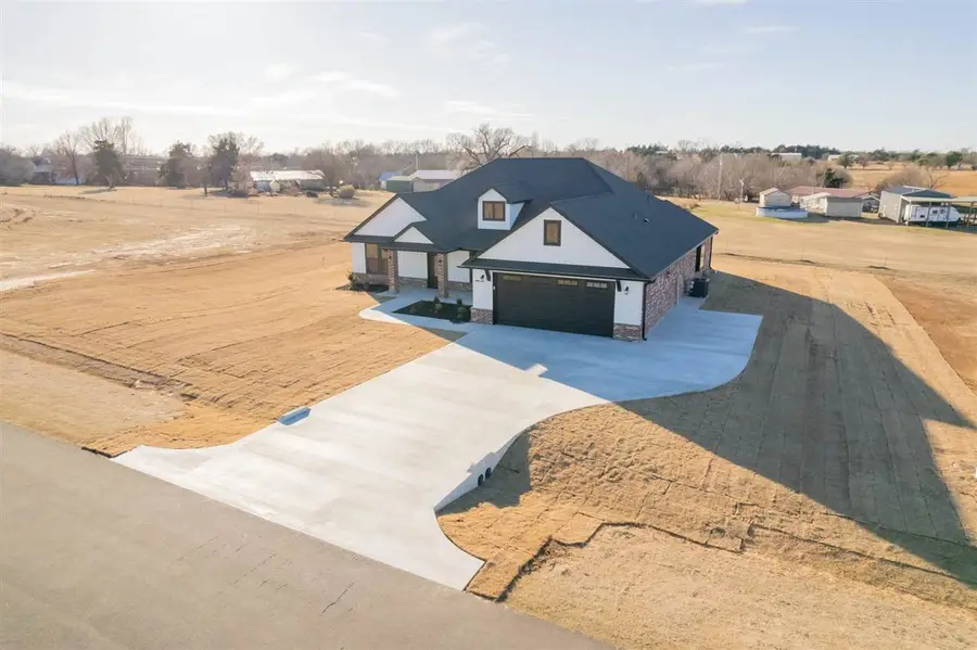 9014 S Crooked Oak Drive, Durant, OK 74009-0000 - #2