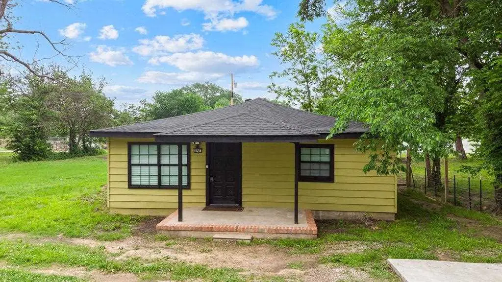 320 N Margarite Avenue, Bartlesville, OK 74003 - #1