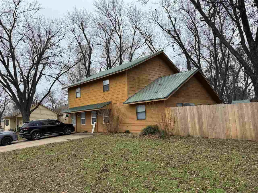 211-213 E French Avenue, Perkins, OK 74059 - #2