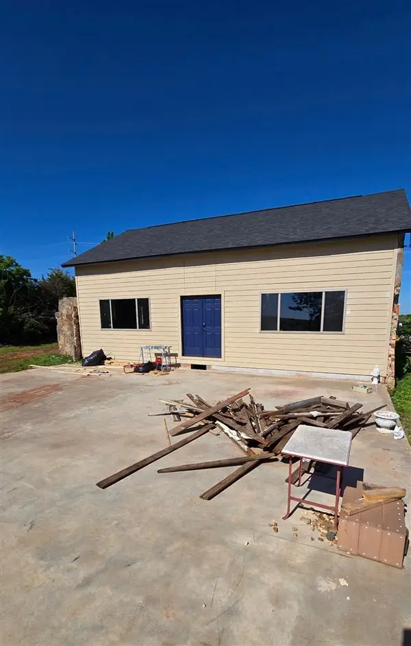 1044 S 4th Street, Perry, OK 73077