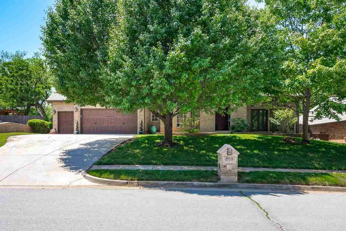 809 Fox Run Trail, Edmond, OK 73034-7361 - #1
