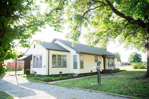 1103 N Main Street, Tonkawa, OK 74653