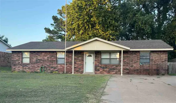 902 Pogue Street, Perkins, OK 74059