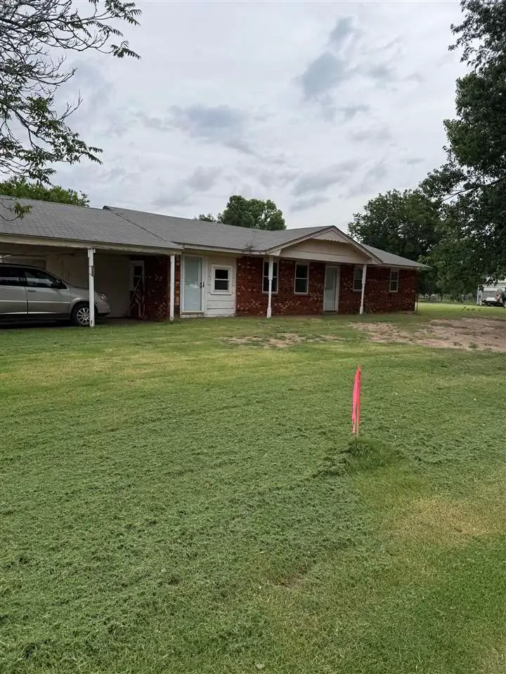 401 Cedar, Hennessey, OK 73742 - #1
