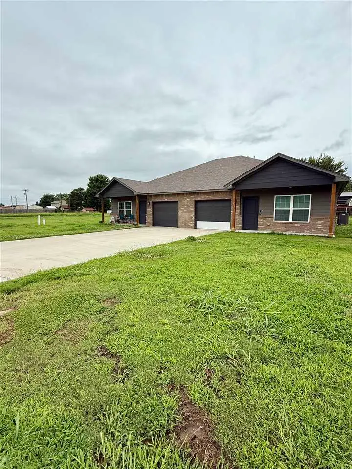 200-202 Buccaneer Drive, Tonkawa, OK 74653 - #1