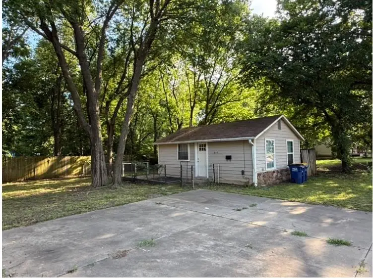 1015 W 10th Avenue, Stillwater, OK 74074 - #3