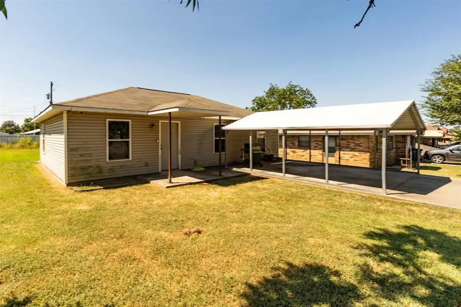1015 E Greenlee Street, Cushing, OK 74023 - #2