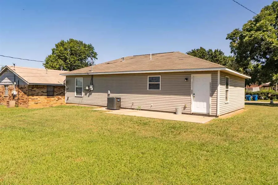 1015 E Greenlee Street, Cushing, OK 74023 - #3