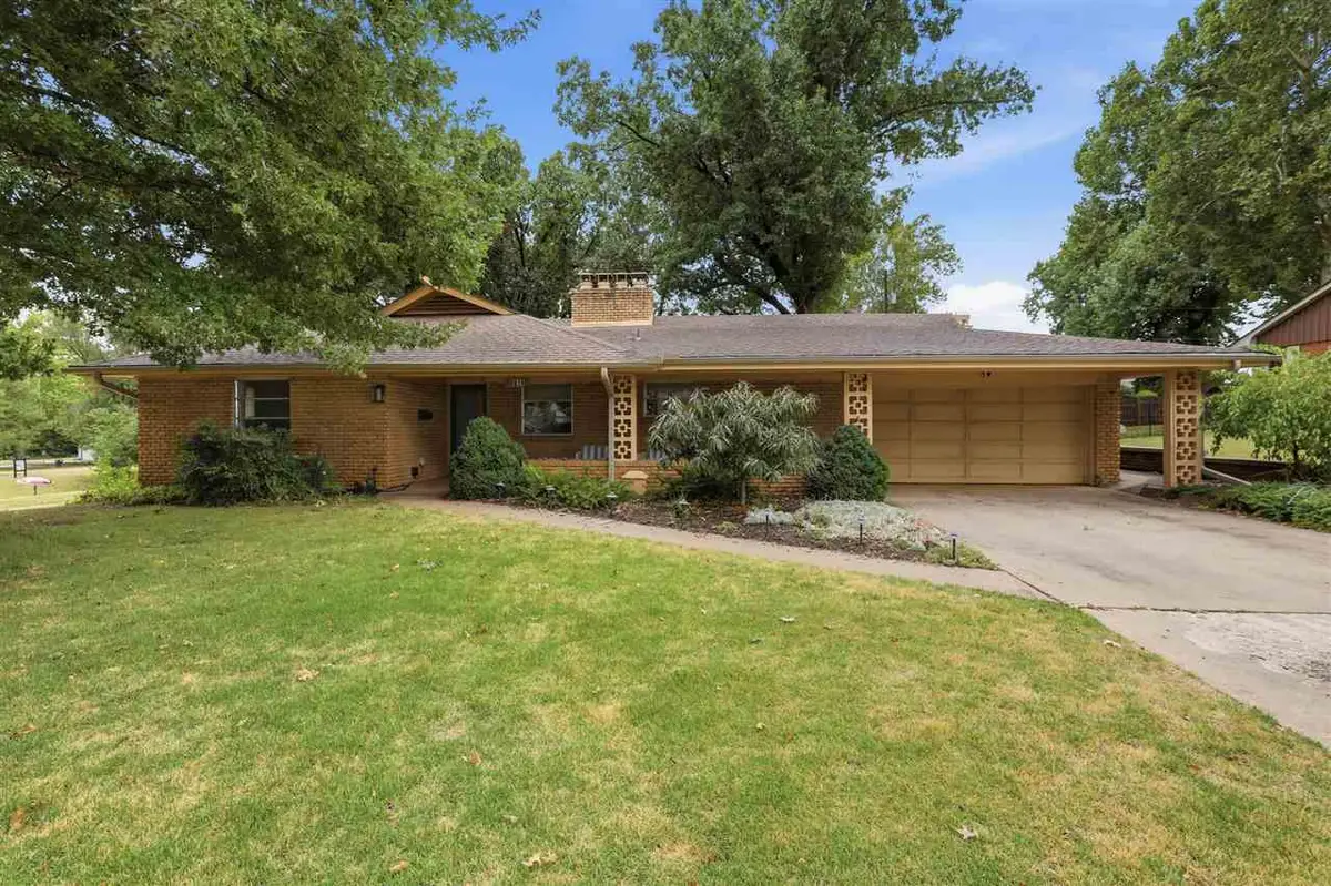 2215 W 3rd Ave, Stillwater, OK 74074-2808 - #1