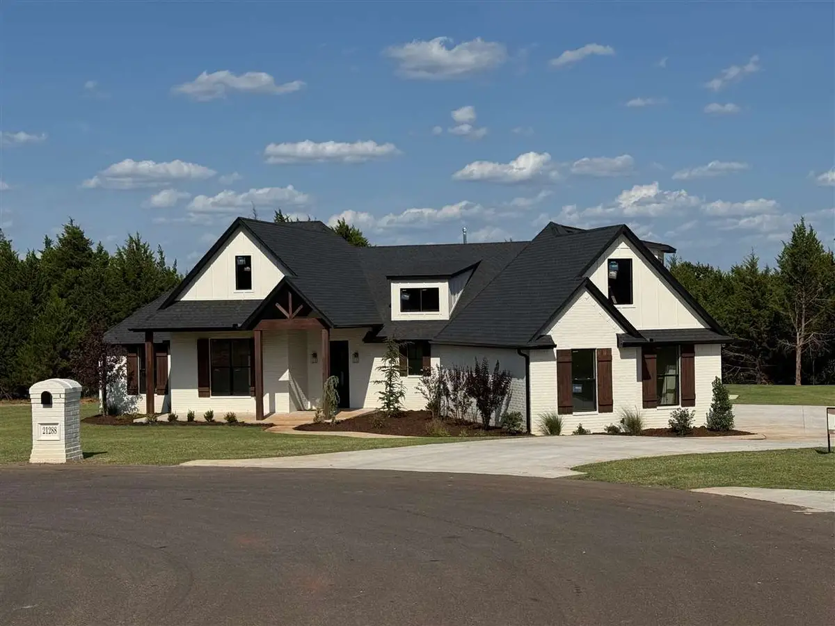 21288 Reserve Cir., Harrah, OK 73045 - #1